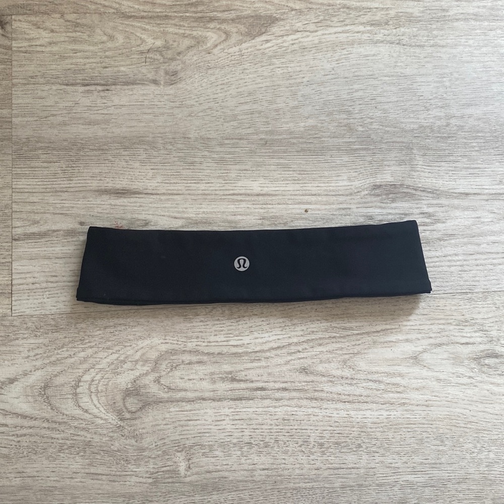 Lululemon black headband